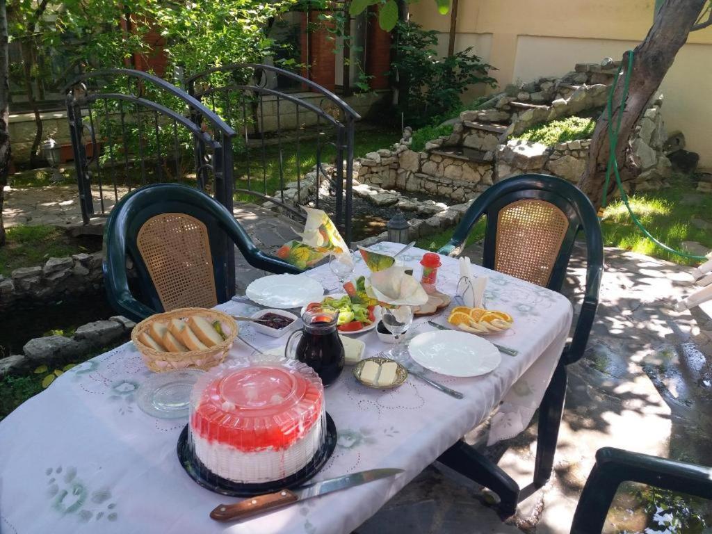 Sanata Hotel Tbilisi Bagian luar foto